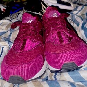 Nike burgundy sneakers size 5